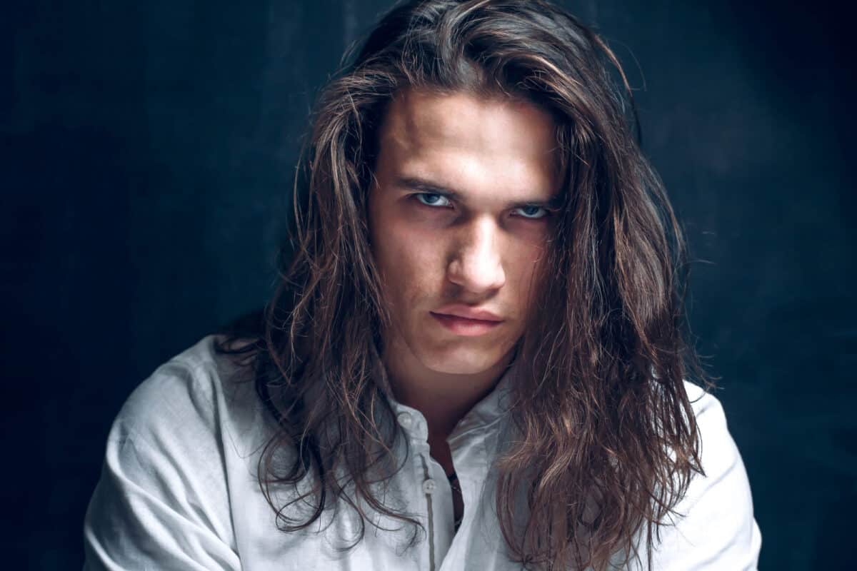 Are men with long hair more attractive?